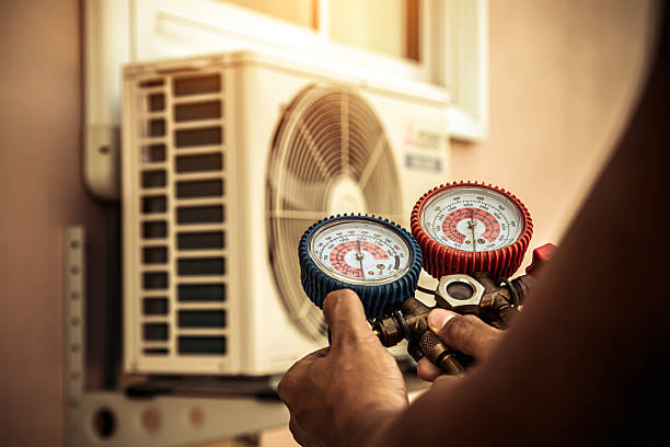 Professional Hvac Maintenance technician working in Greenvale, NY